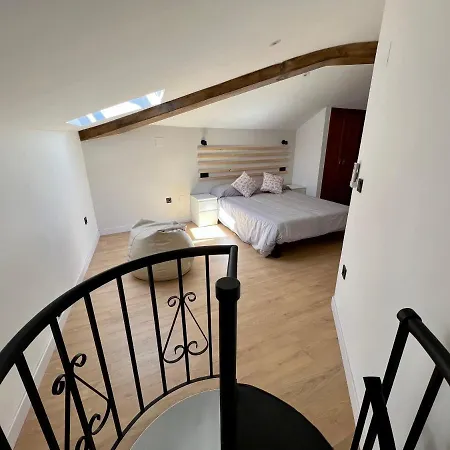 Duplex Los Serrano Apartment